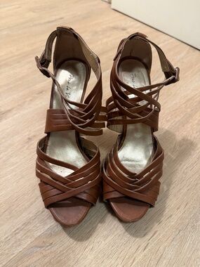 Pour La Victoire Brown Strappy Women’s Sandal High Heels 7